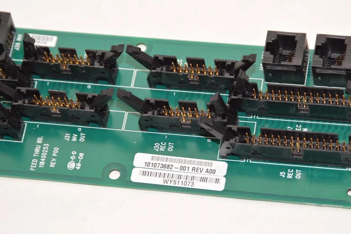 (NEW) EATON 118400253 Rev P00 Feed Thru Board