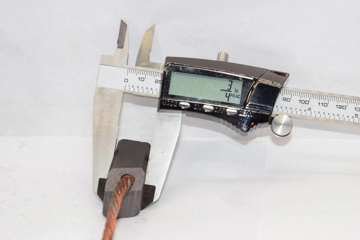 549 Carbon Motor Brush Brushes 1" x 3/4" x 1-3/4"  (NEW - Lot 6)