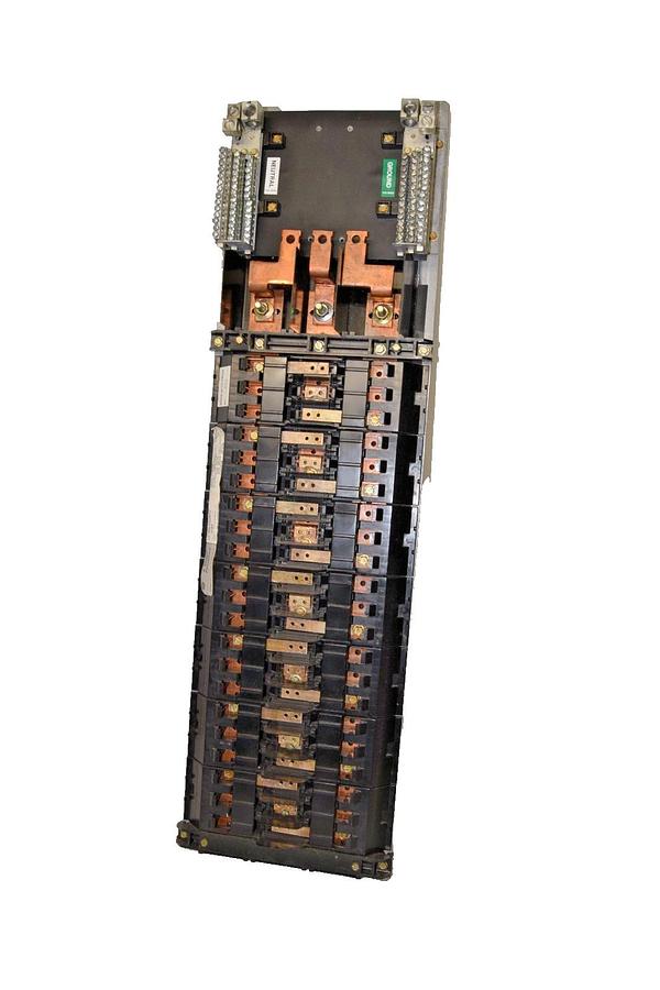 Used General Electric / GE AQL3422ATX 225Amp 3Ph Main Lug Panelboard Interior