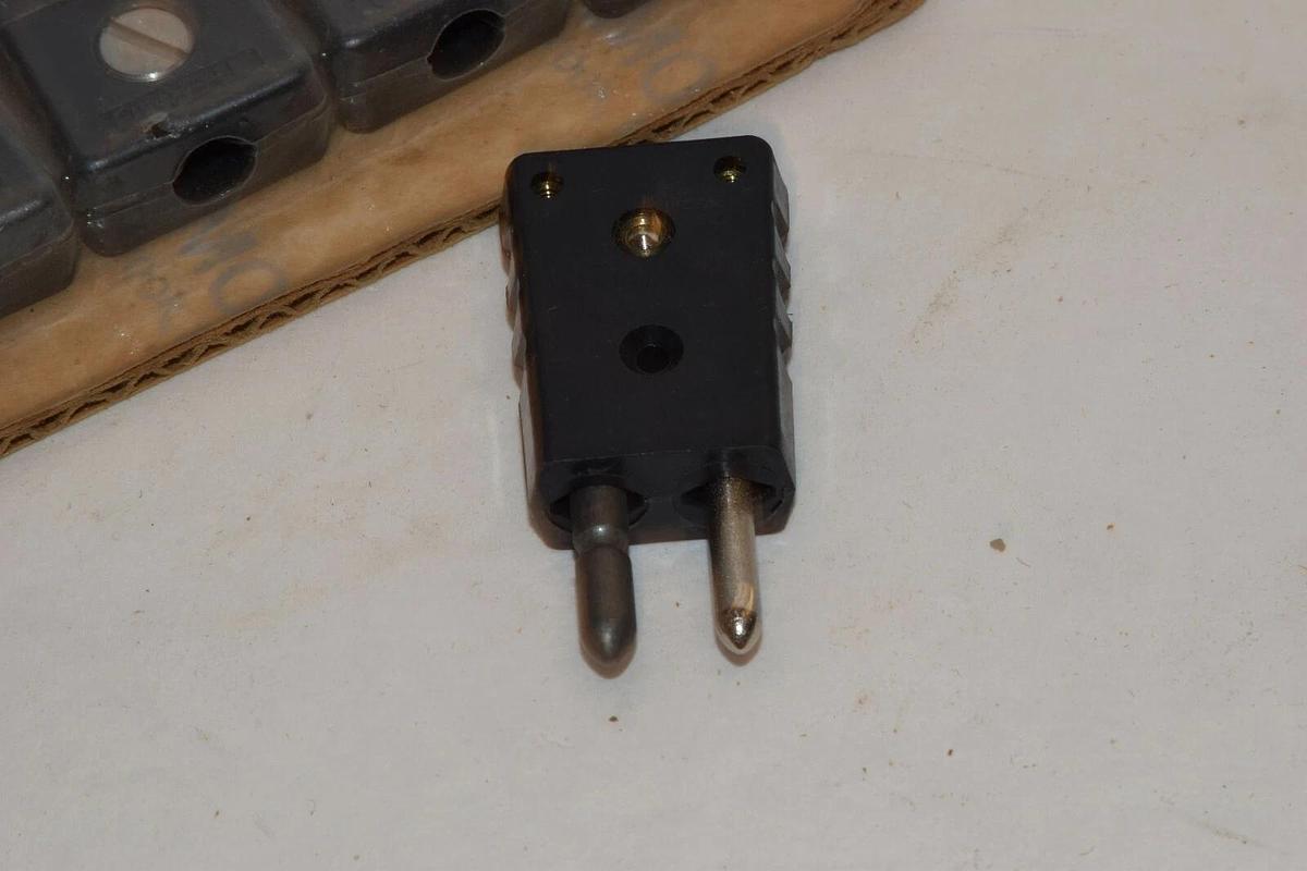 NEW (LOT OF 10) THEMO-KINETICS MALE THERMOCOUPLER