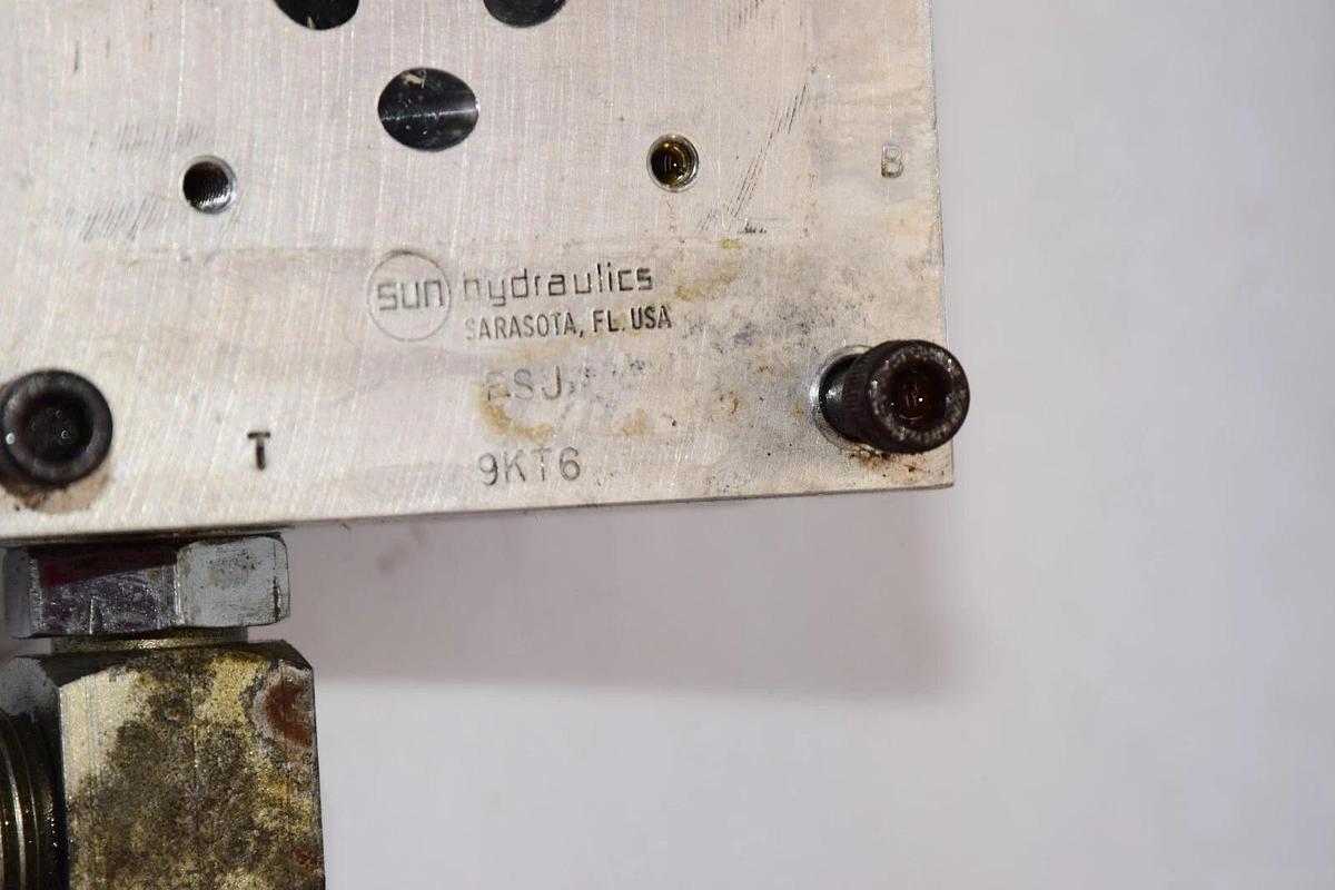 Used SUN HYDRAULICS FSJ 9KT6 Manifold