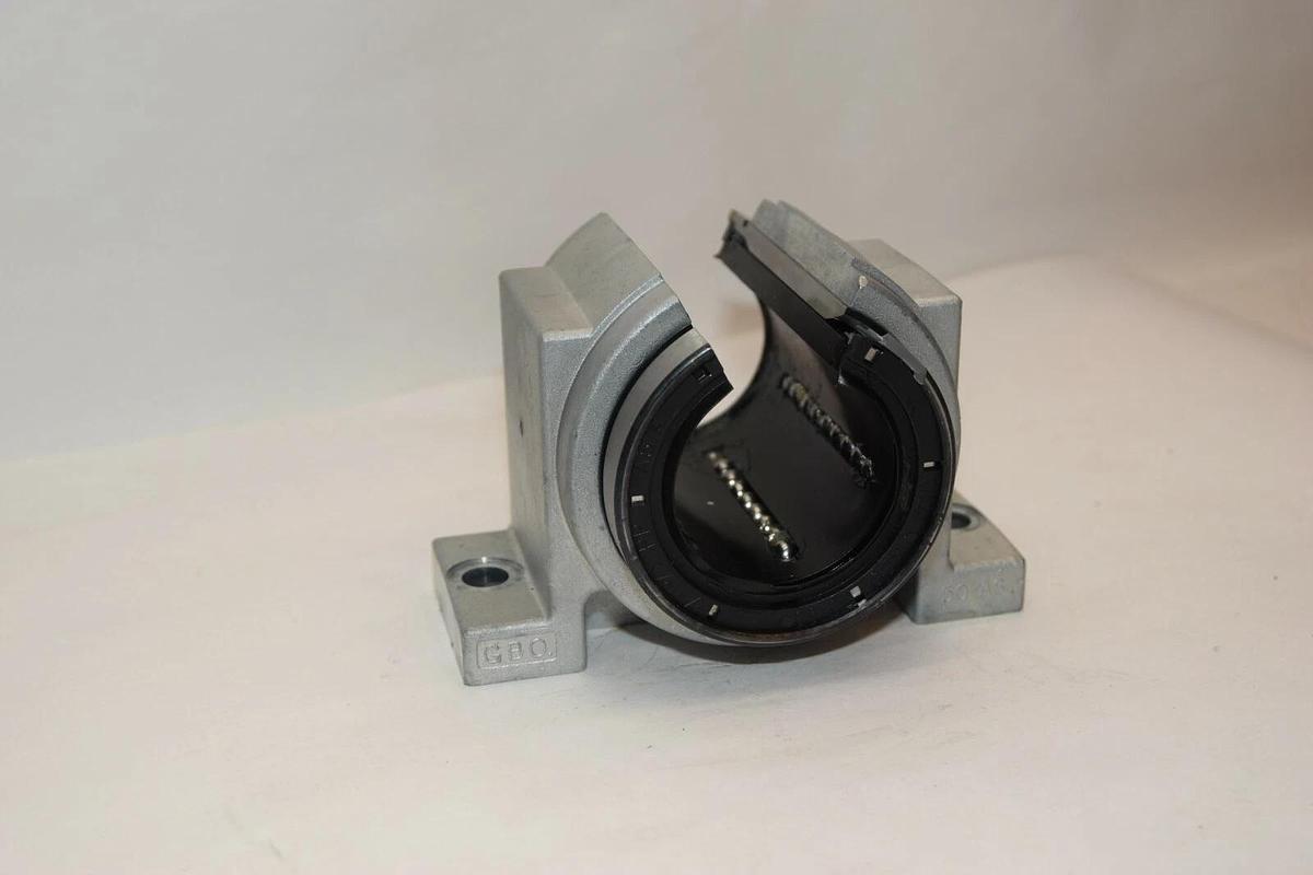 (NEW) INA KGB050-PP-AS Linear Bearing *Chip*