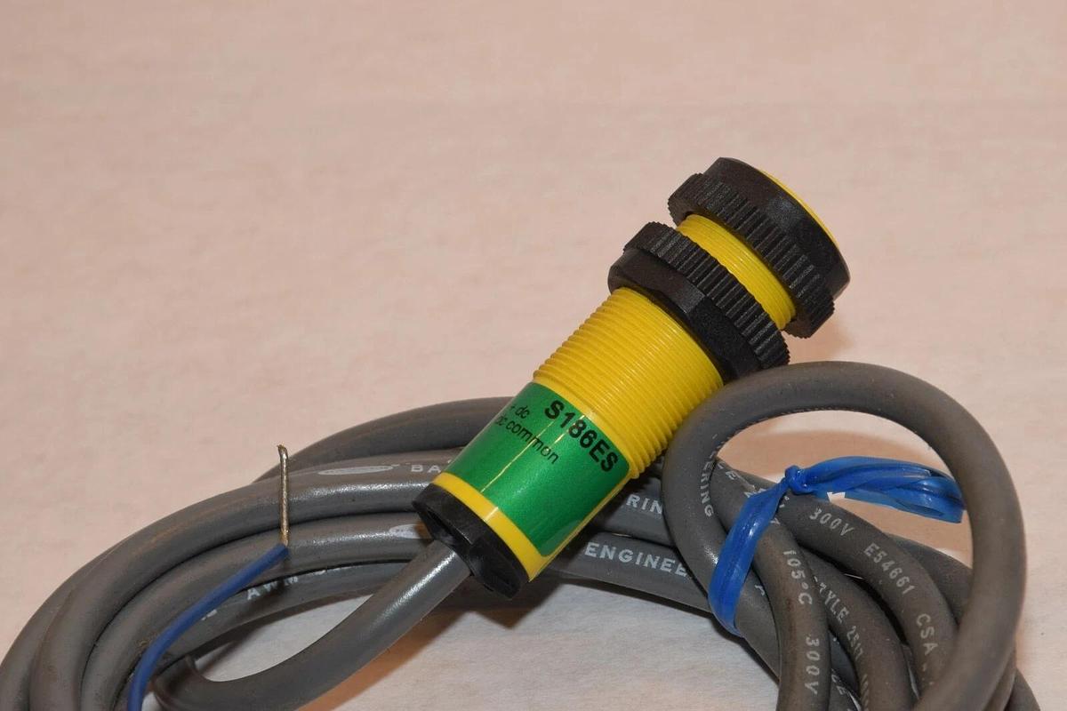 BANNER S186ES S18 10-30Vdc Sensor (NEW)