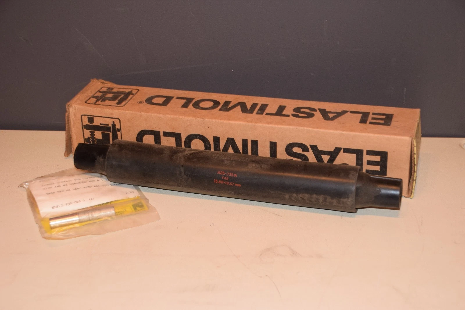 ELASTIMOLD 25 S 25S-FAB .625-.735in STRAIGHT SPLICE  (NEW old stock)