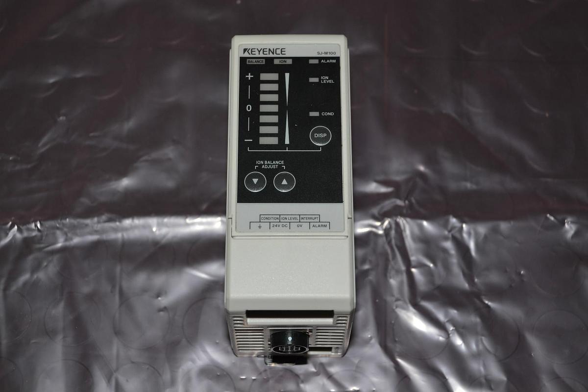 KEYENCE SJ-M100 Static Eliminator Controller SJ M100 SJM100 4138801A  24V NEW