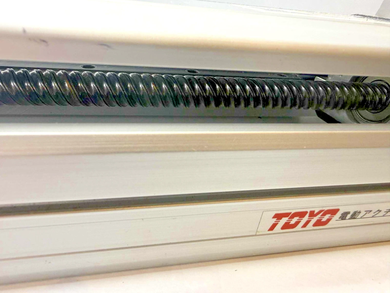 Used TOYO ETH Linear Actuator ETH14-L20-650-BC-T40-C4 ETH14 w/ Servo Motor 110v