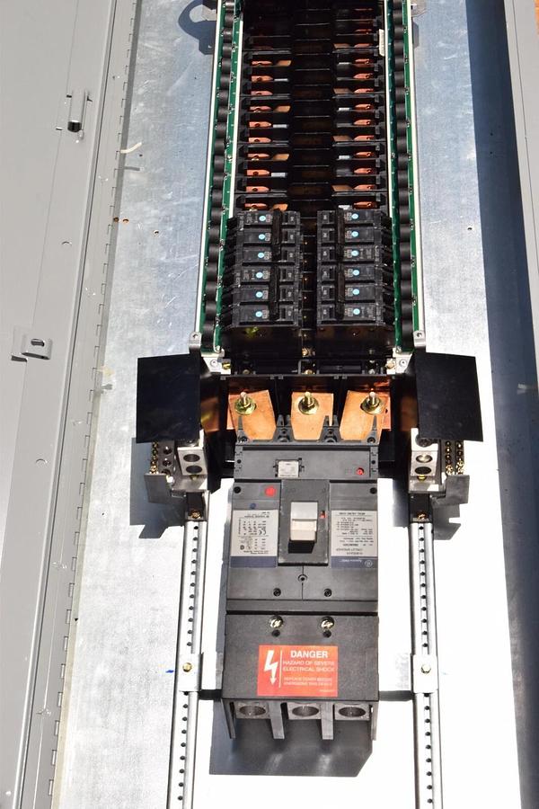 Used General Electric GE A-Series II Panelboard Panel AQF3424JBX 400A 208y/120 3ph 4w