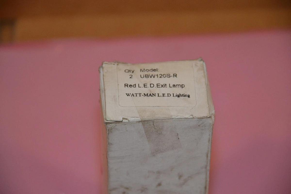 WATT-MAN LED LIGHTING (2) UBW120S-R 120 VAC NEW