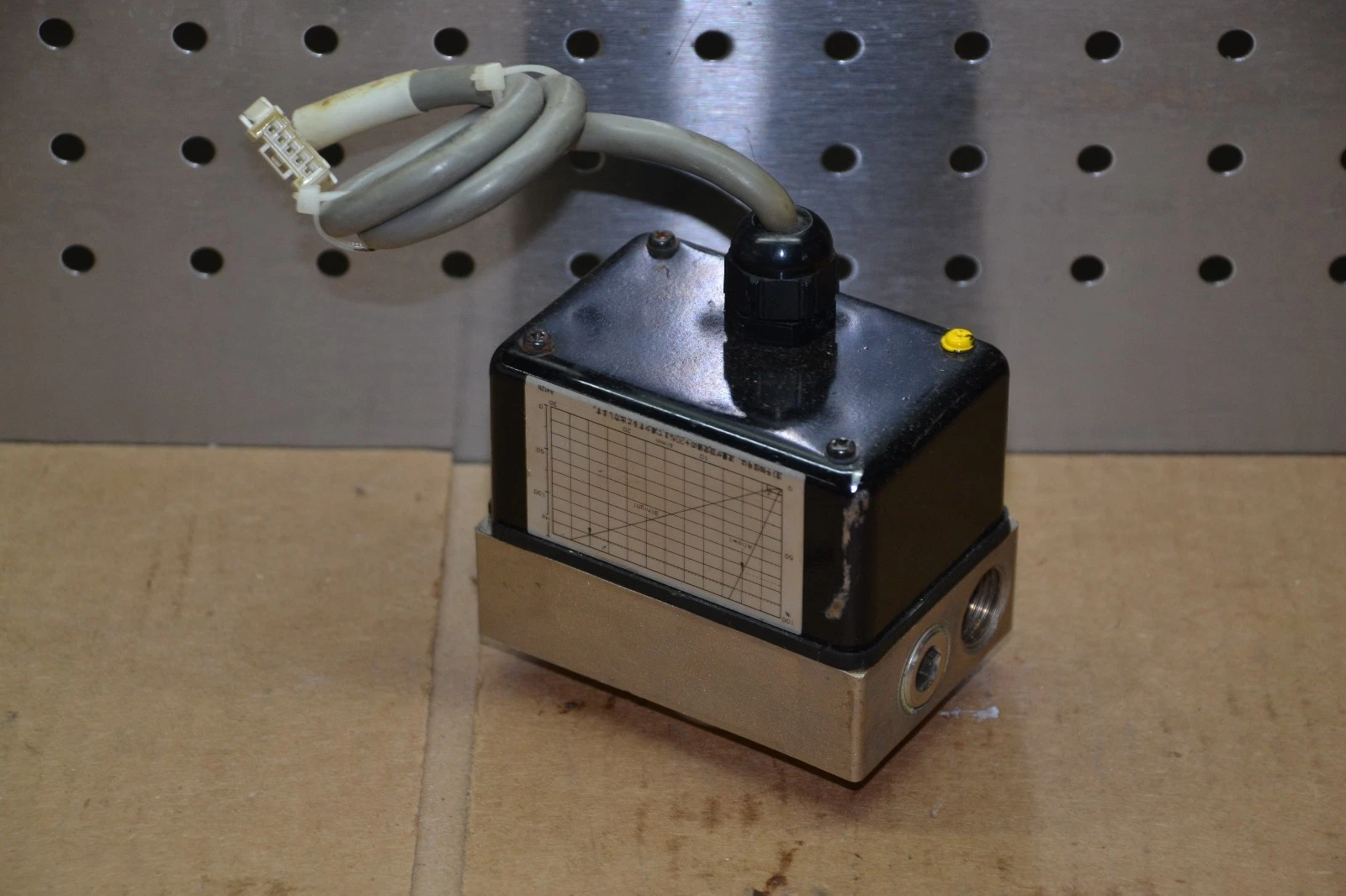 Used TAIYO DFS3-1200-DC24V DIGITAL FLOW SWITCH