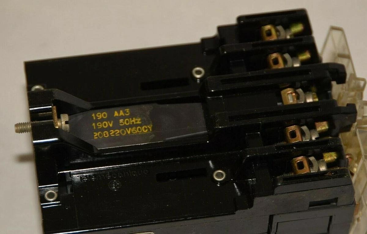 (NEW) TELEMICANIQUE CA2-AN4 220V 50Hz 220V 60cy Coil Contactor