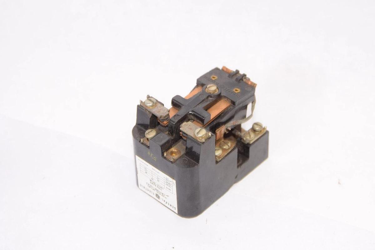 Used GENERAL ELECTRIC CR2790E100A2 115V 60Hz 10A Relay *Chip*