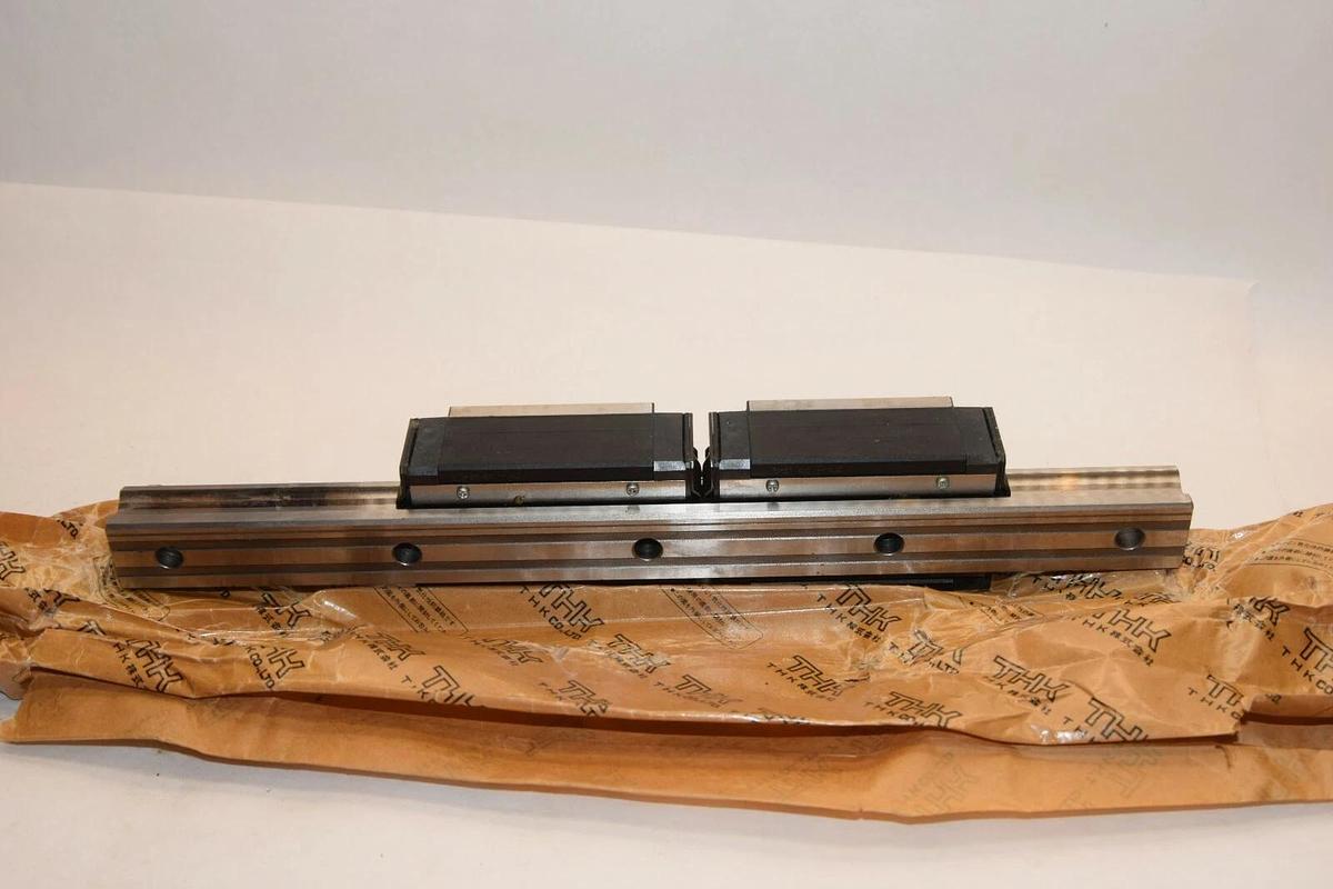 (NEW) THK HSR30R2ZZ+360L-II 360mm Length 30mm Bar Width Linear Guide