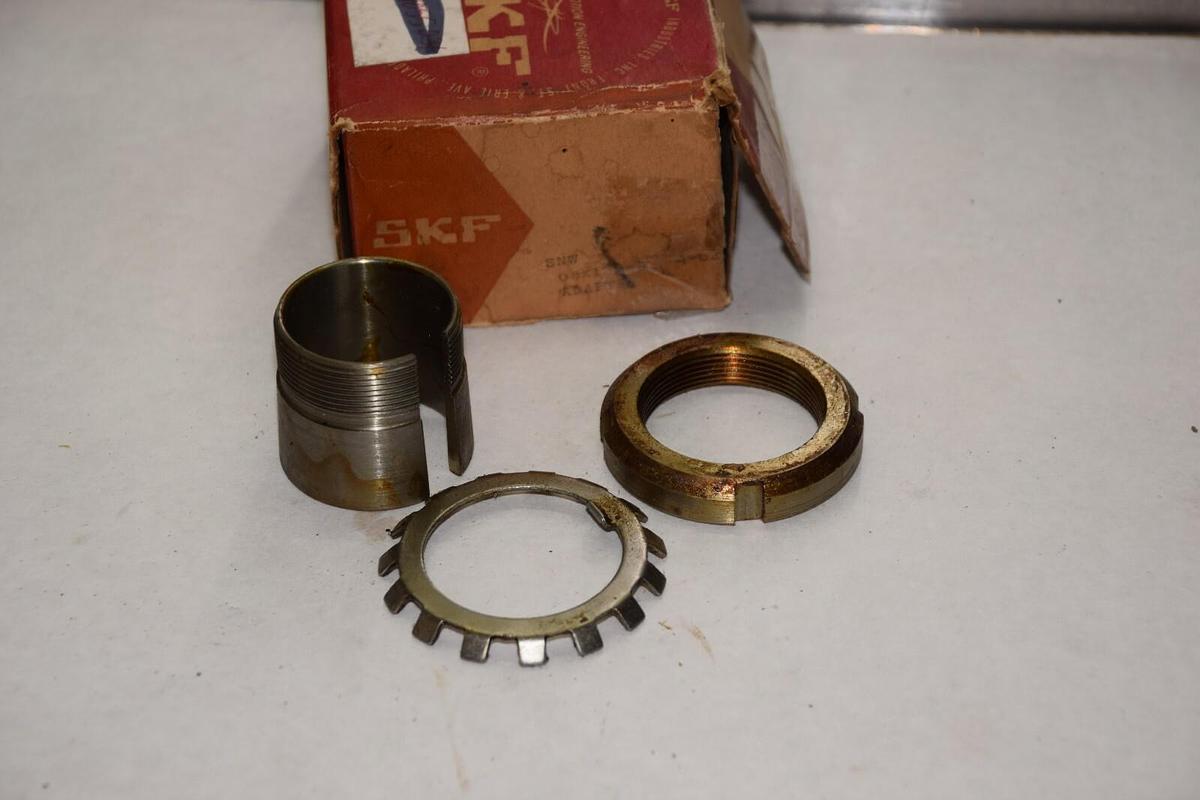 SKF SNW 5-08-1-3/8 3/8" ADAPTER SLEEVE NEW