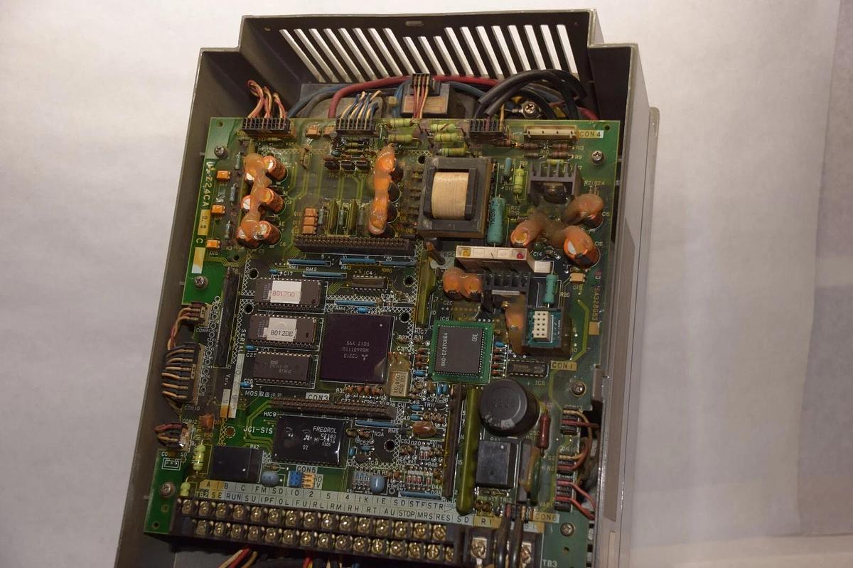 Used MITSUBISHI FR-Z240-2.2K-UL 3HP 3 hp 3PH 400-460V Motor Inverter Drive