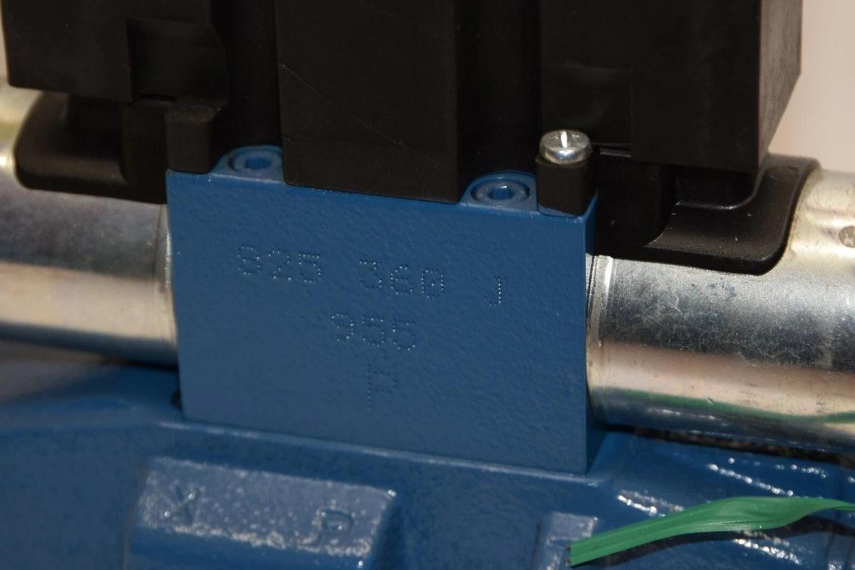 Used NEW BOSCH R900954642 REXROTH Directional Valve 4WRZE16W6-150-70/6EG24N9ETK31/F1V