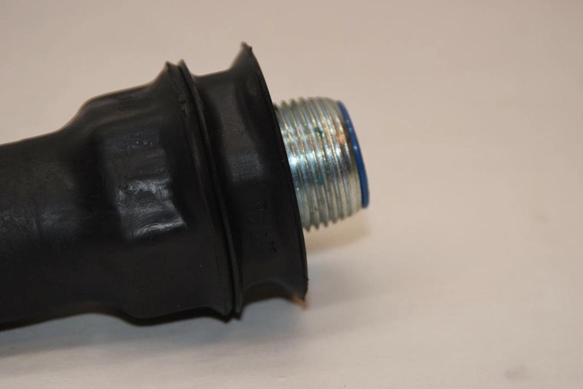 (NEW) THOMSAS & BETTS ST3/4-G 3/4" Liquid-Tight Gray Connector Conduit Fitting