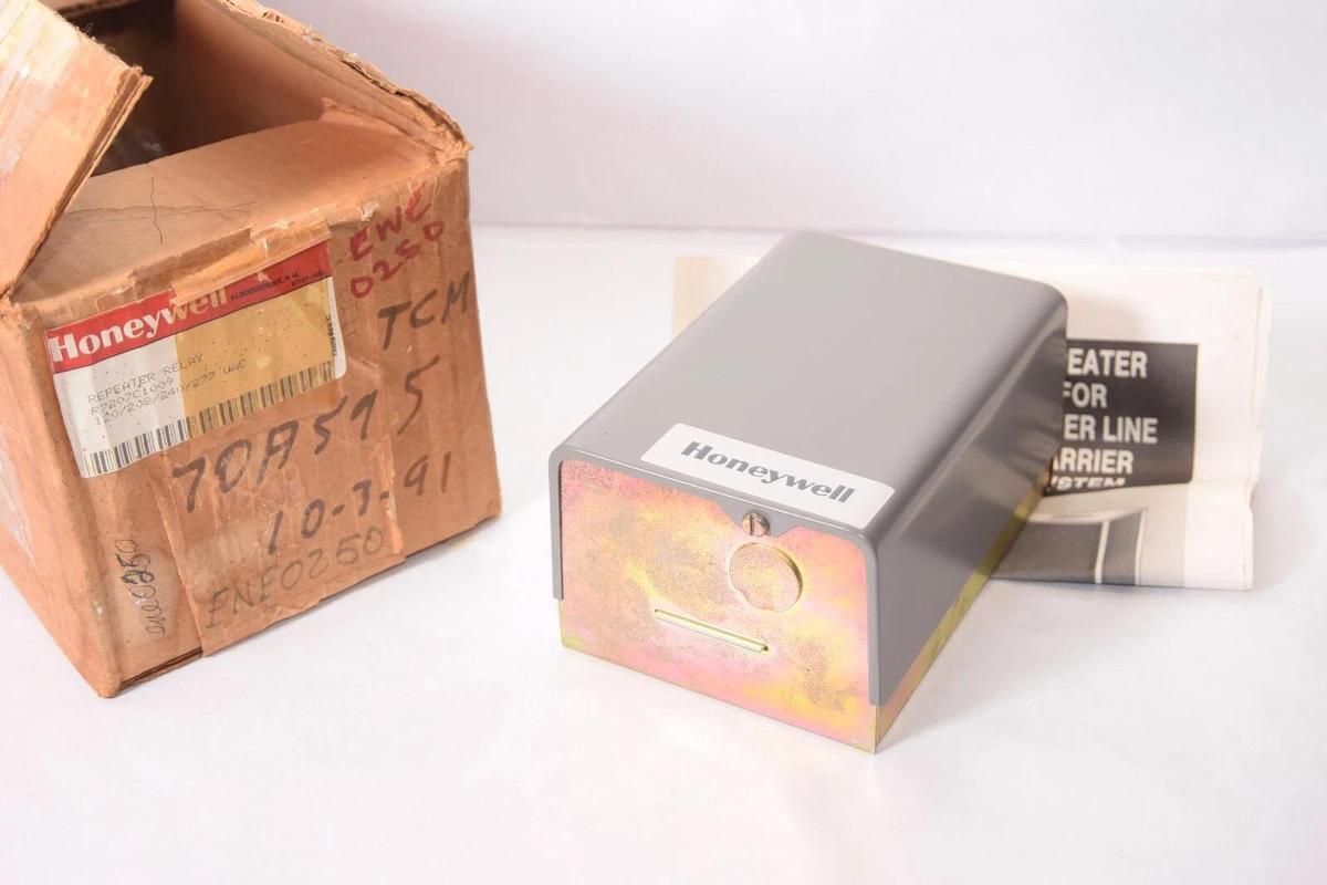 (NEW) HONEYWELL R7207C1009 R7207C 120/208/240/277Vac Repeater Relay