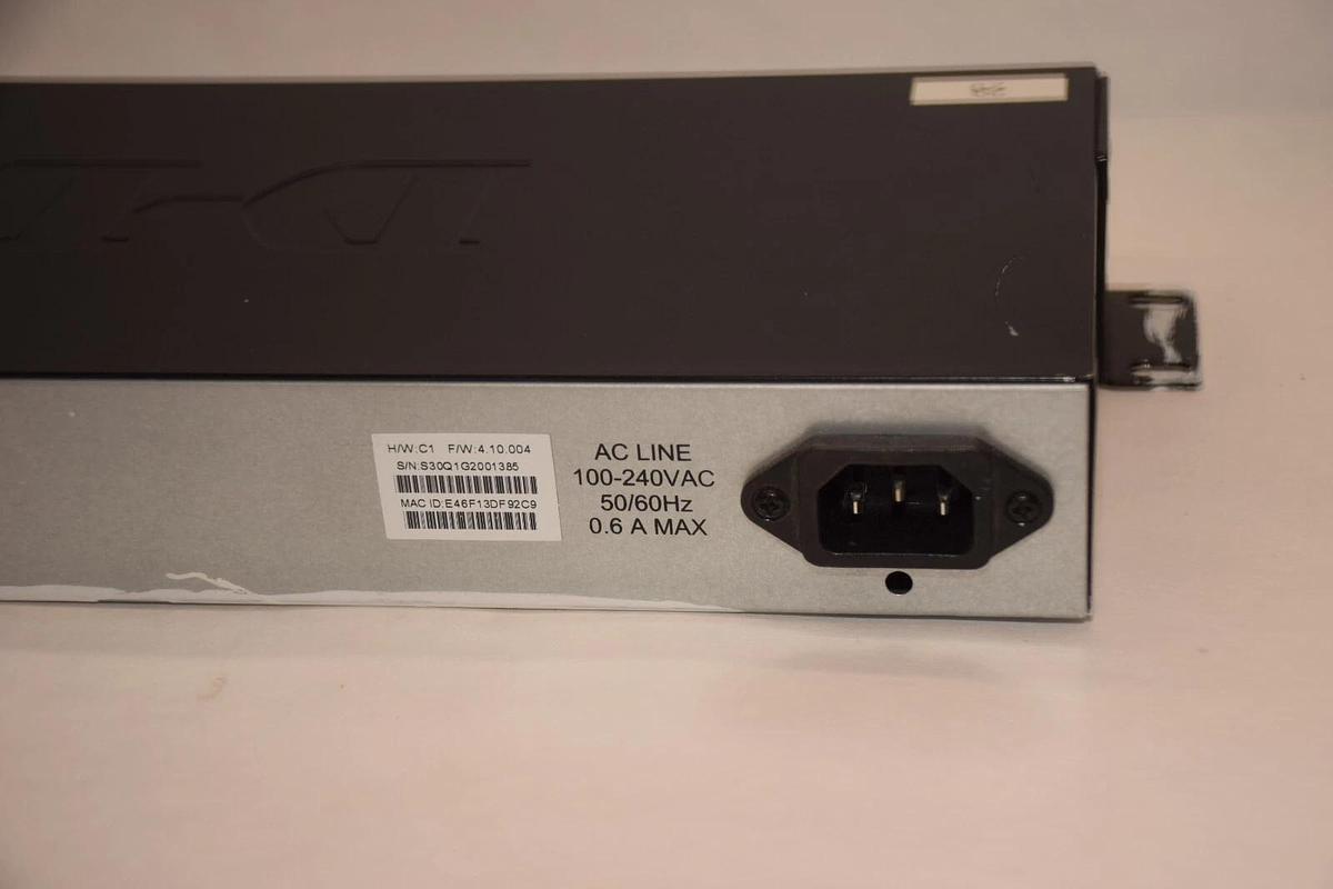 Used D-LINK DGS-1210-28 100-240V 0.6A Web Smart Switch