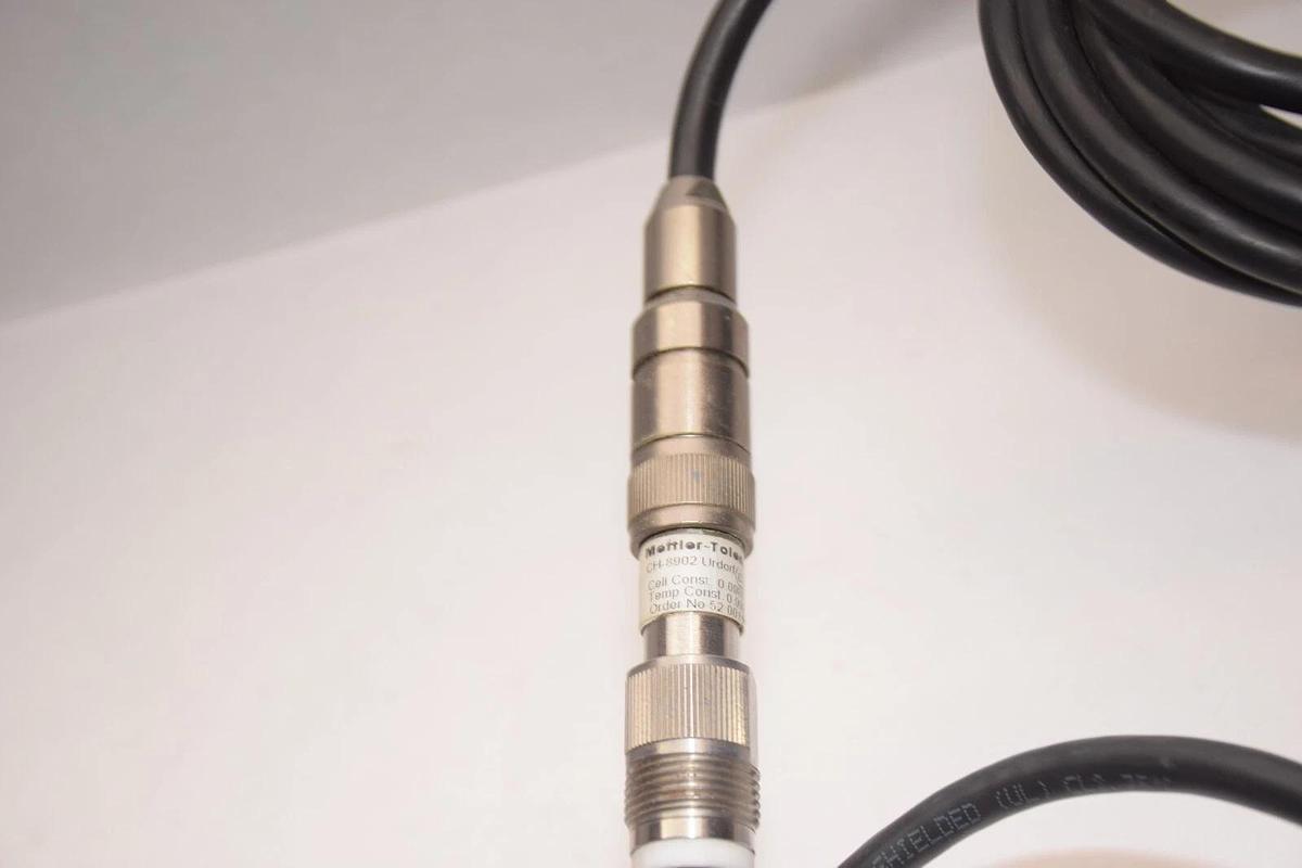 Used METTLER-TOLEDO CH-8902 URDORF ,  7001/225-VP 3.1B Conductivity Sensor