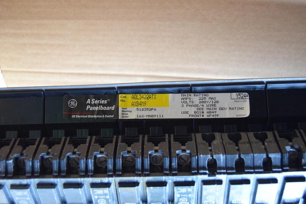Used General Electric GE 225A  A-Series Panelboard Interior AQL3422ATX AXB4M9 3ph 4w