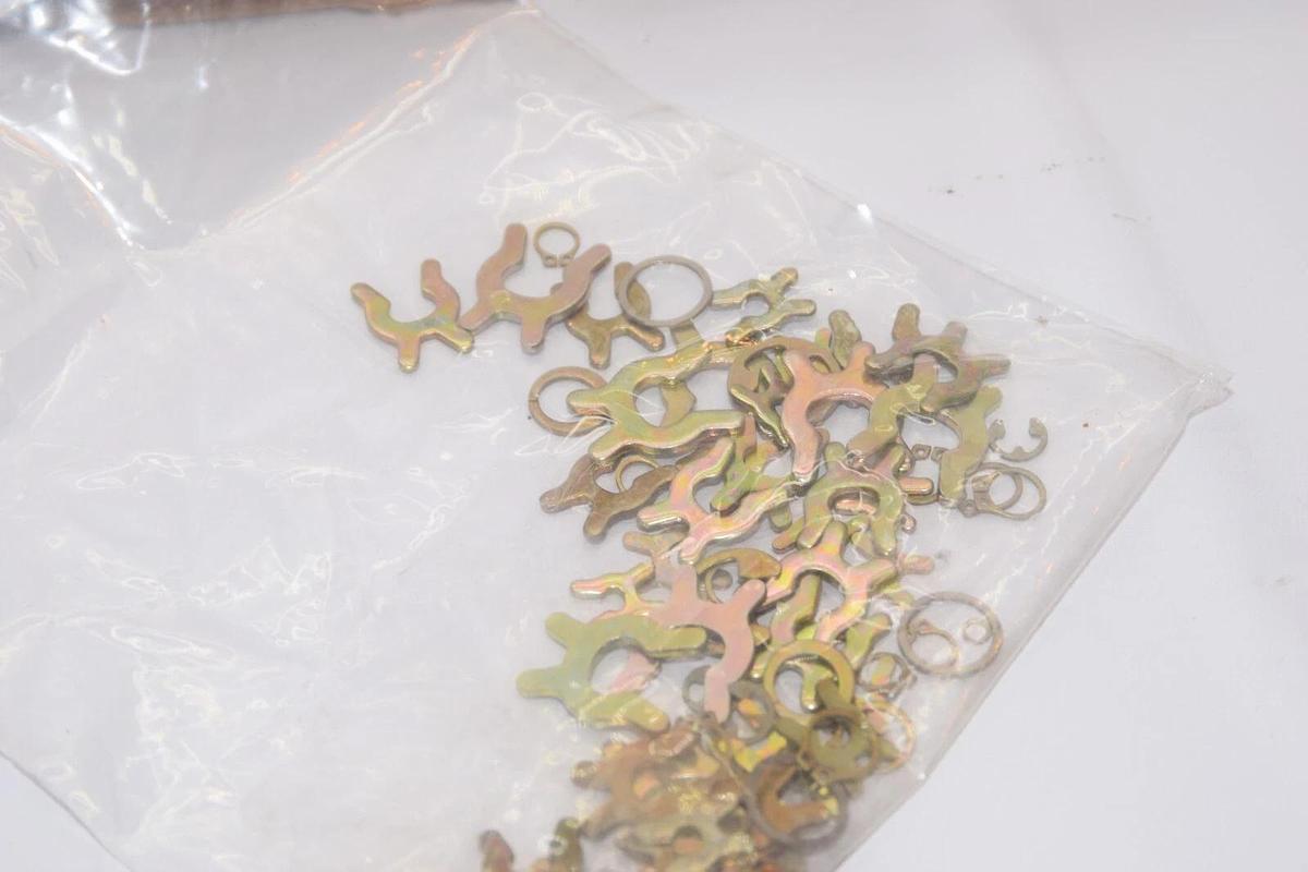 (NEW) CUTLER HAMMER 3586A86G01 Circuit Breaker Kit Washer E Ring + X Clip