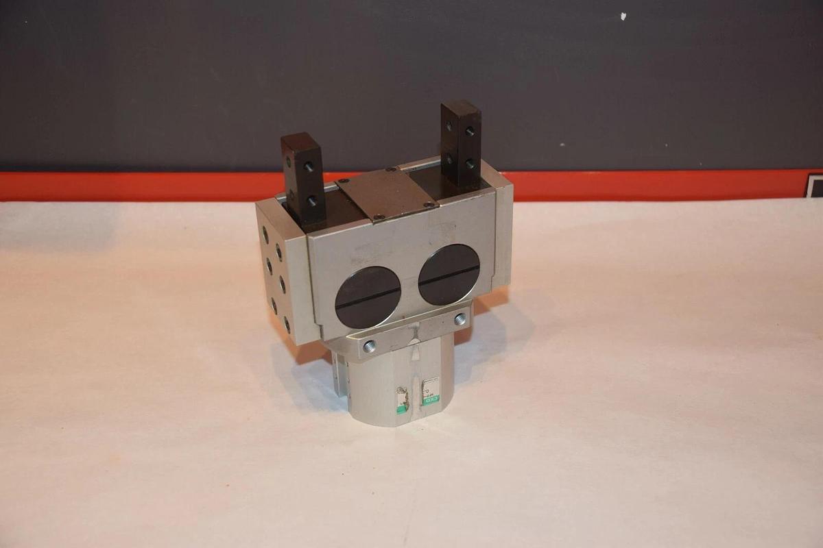 Used CKD HFP PNEUMATIC GRIPPER  1-3/4" - 3-1/4"