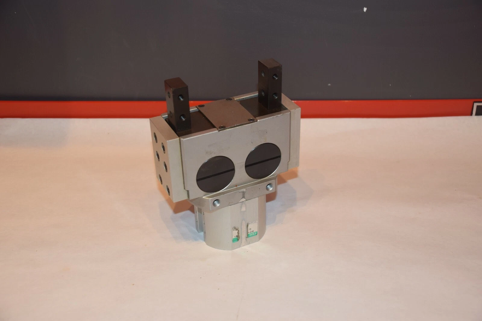 Used CKD HFP PNEUMATIC GRIPPER  1-3/4" - 3-1/4"
