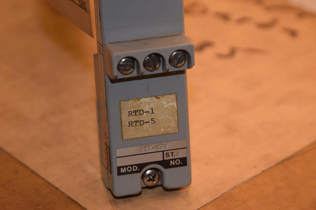 (NEW) FOXBORO 2AI-N2V 2AIN2V RTD-5 RTD-1 Voltage Converter