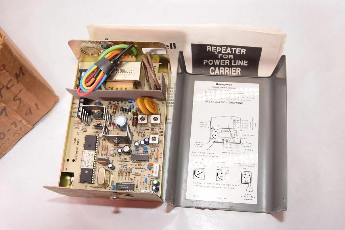 (NEW) HONEYWELL R7207C1009 R7207C 120/208/240/277Vac Repeater Relay