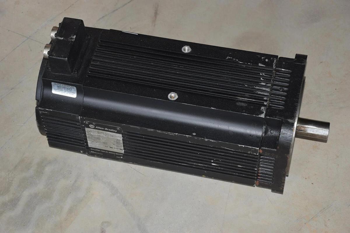 Used ALLEN BRADLEY 1326AB-B730E-S2L 460V 9.6KW 3000RPM  0-250Hz  1326AB-B730E-S