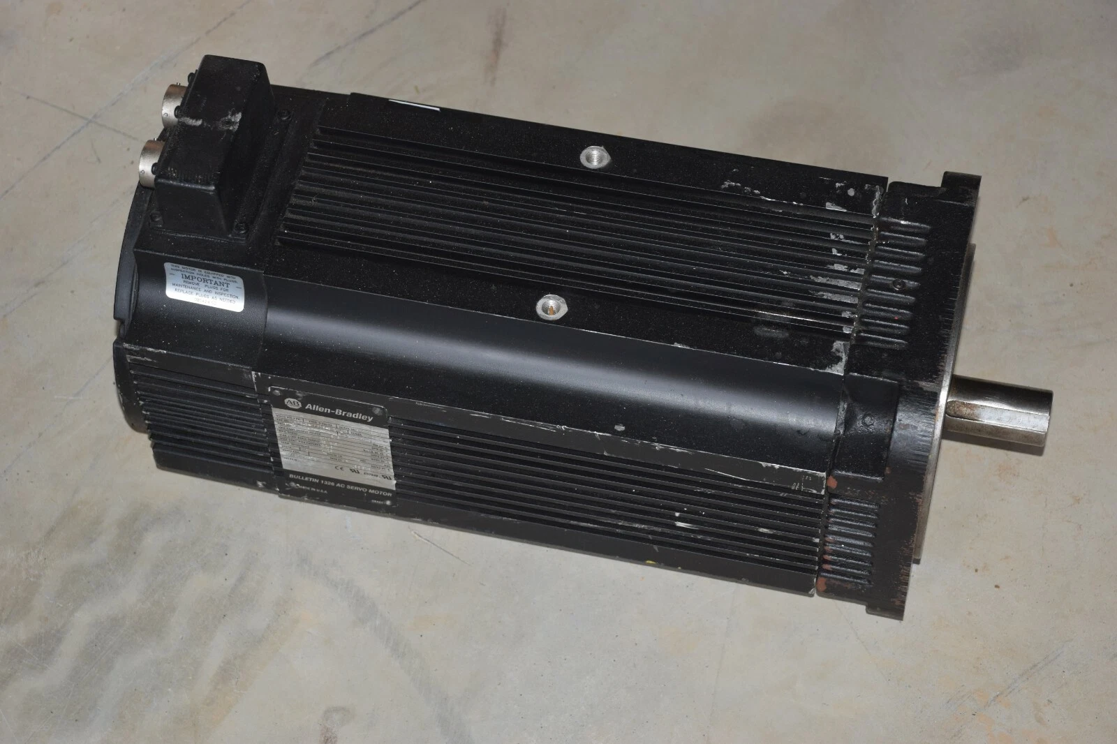 Used ALLEN BRADLEY 1326AB-B730E-S2L 460V 9.6KW 3000RPM 0-250Hz 1326AB-B730E-S