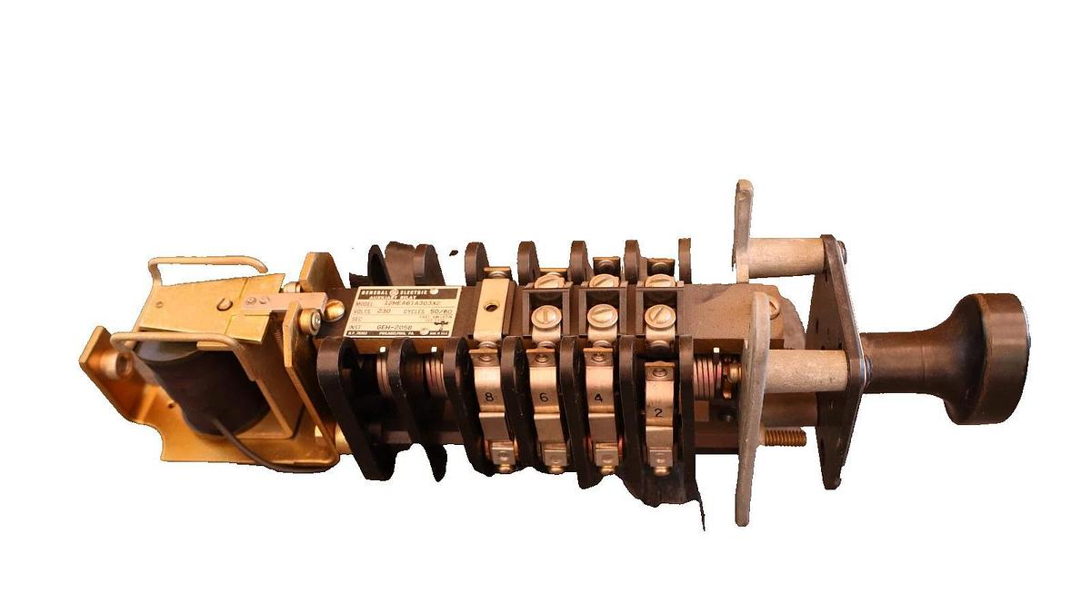 Used GE General Electric Lockout Auxiliary Relay 12HE61A303X2 230V