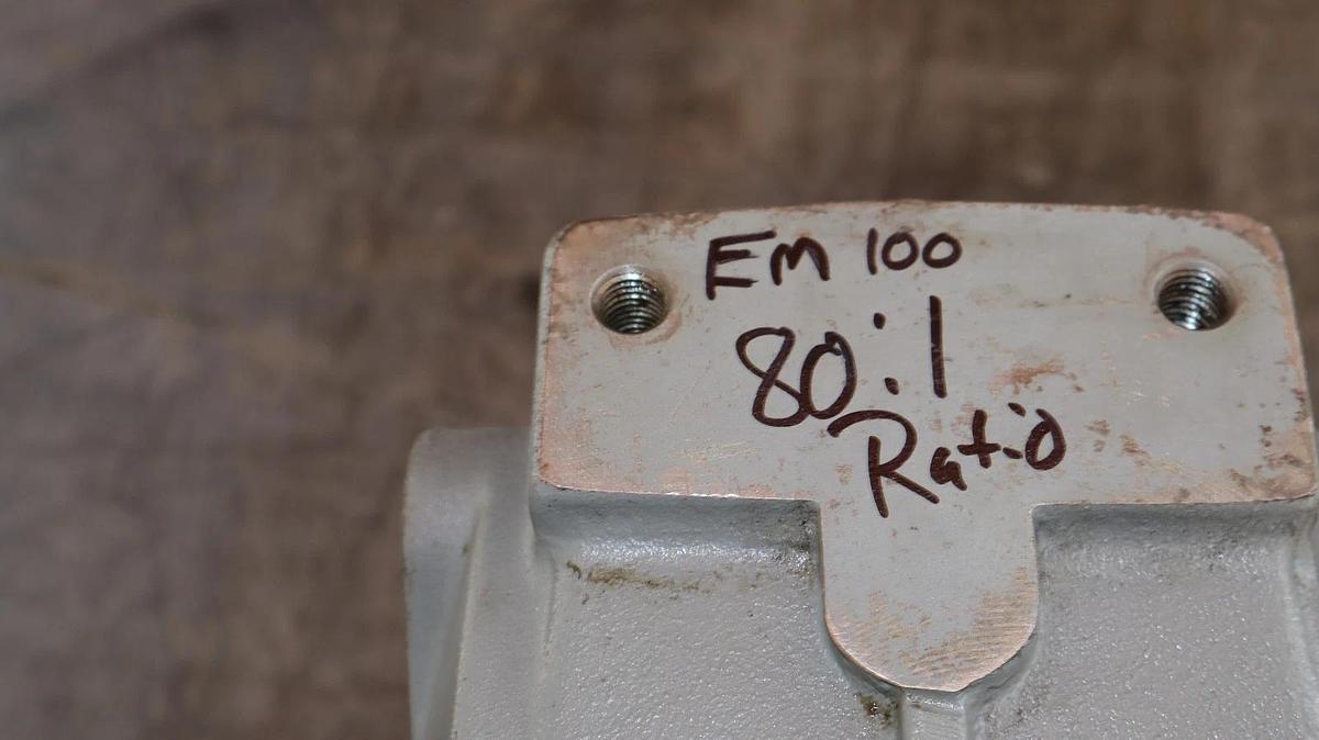 Used Speed Reducer Gear Box 80:1 EM 100 EM100 Ratio 80:1 Right Angle