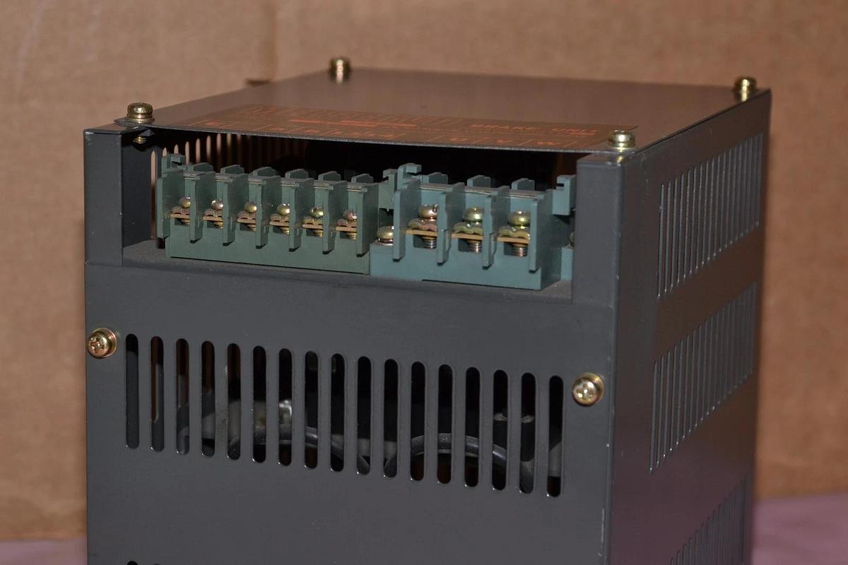 Mitsubishi Electric Melservo Brake Unit DBU-7000 DBU-7K DBU7000 TD850A001G57 NEW