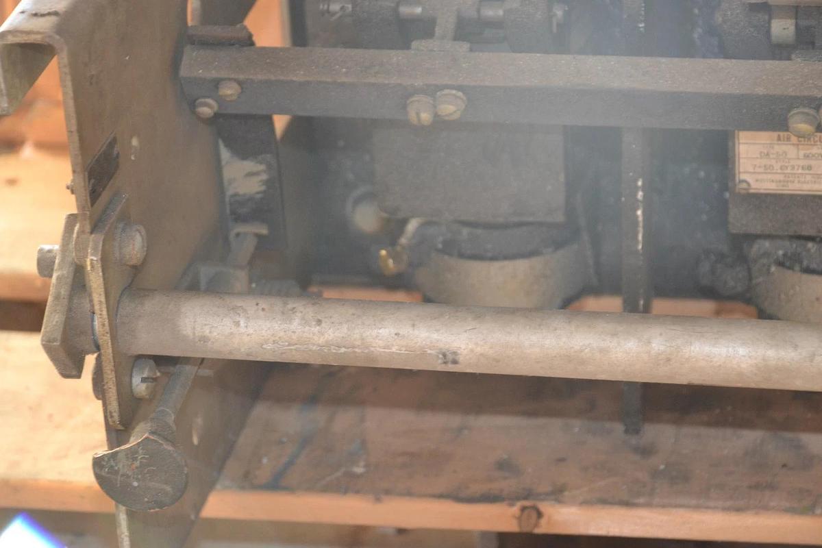 Used Westinghouse DA-50 DA50 Air Breaker 600a 600 amp 7-so.6y3768  sold  ASIS see pic