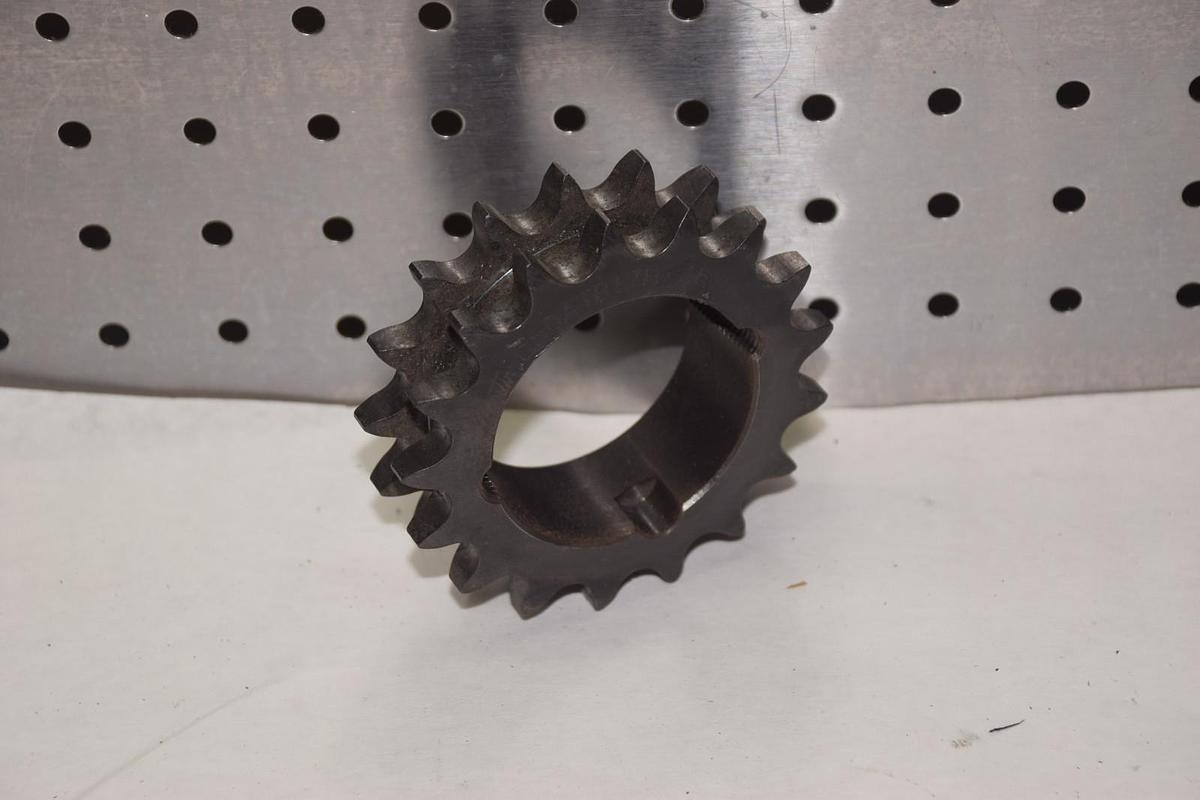 MARTIN D50ATB17H 1610 17 TEETH DOUBLE CHAIN SPROCKET NEW
