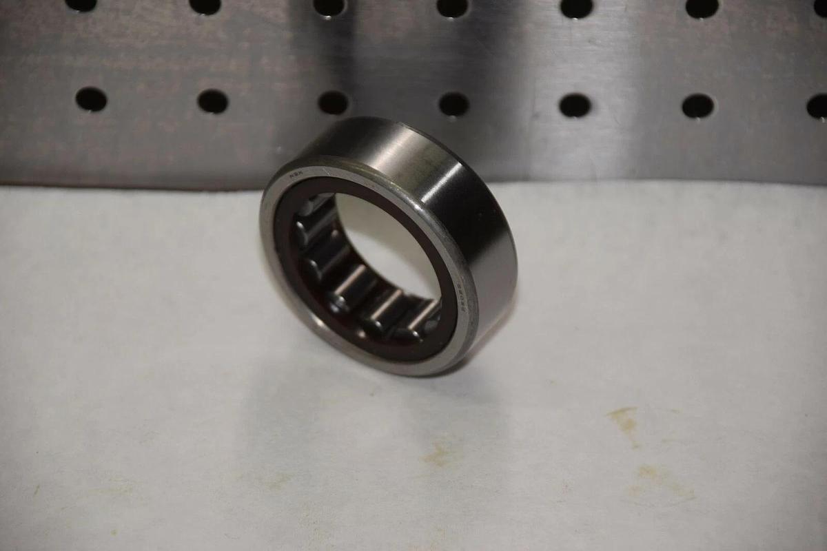 NSK 2205E ROLLER BEARING NEW