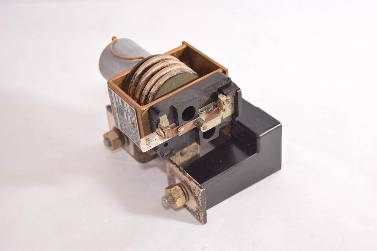 Used ALLEN BRADLEY BULLETIN 810 X-180751 320A 600V Magnetic Overload Relay