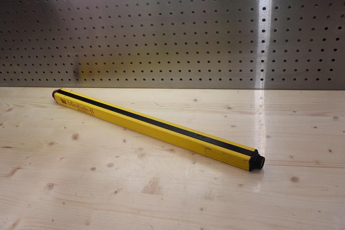 Used STI MS4320B-2 MINISAFE 20" RECEIVER SAFETY LIGHT CURTAIN