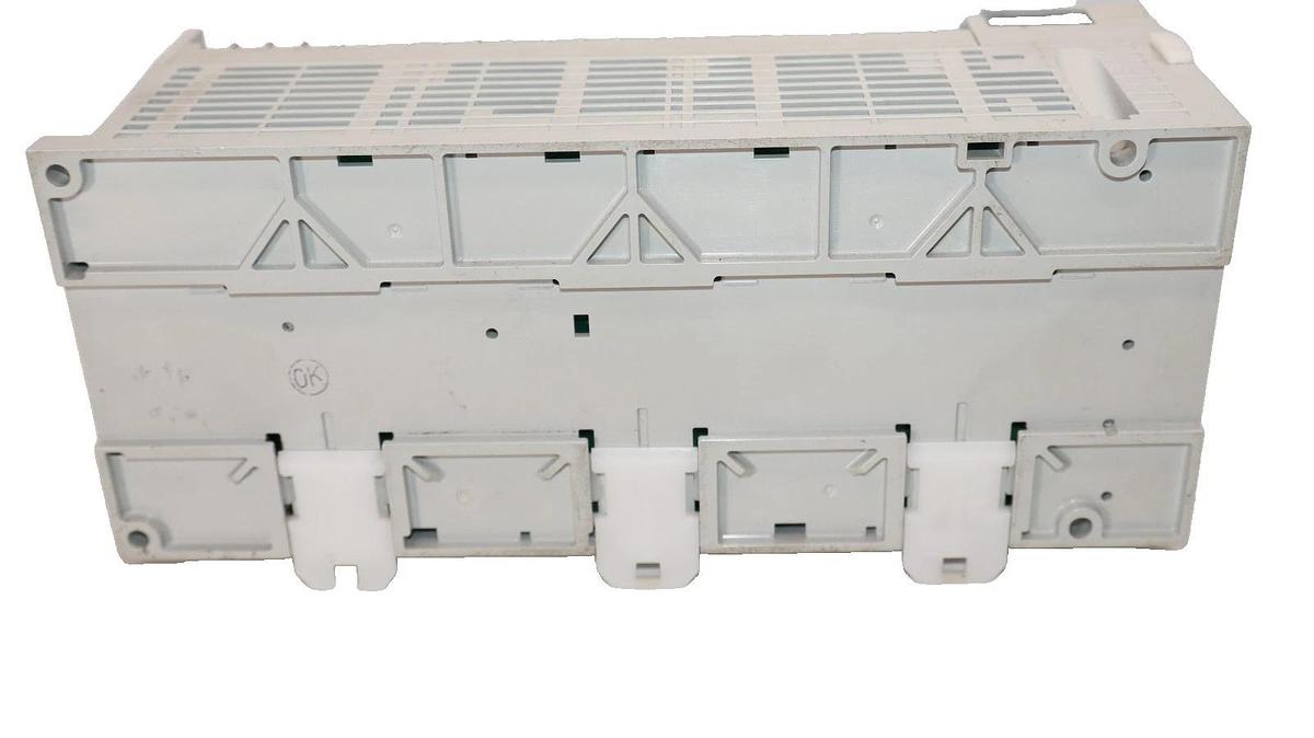 Used Mitsubishi Electric FX5U-64MT/ES FX5U-64M 100-240Vac Programmable Controller