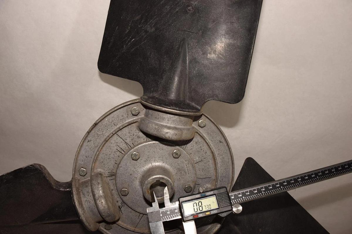 Used MULTI-WING 200300/B1 0.8" Bore 7.5" Wide 3-Blade Fan For Engine