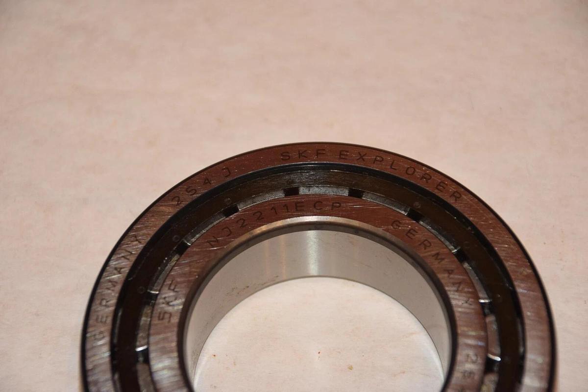 NEW SKF 2211EC EXPLORER CYLINDRICAL BALL BEARING