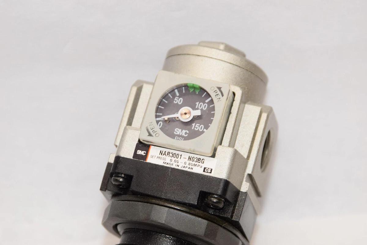 (NEW) SMC NAR3001-N03BG 0.05-0.85MPa Pneumatic Regulator W/Mounting Bracket