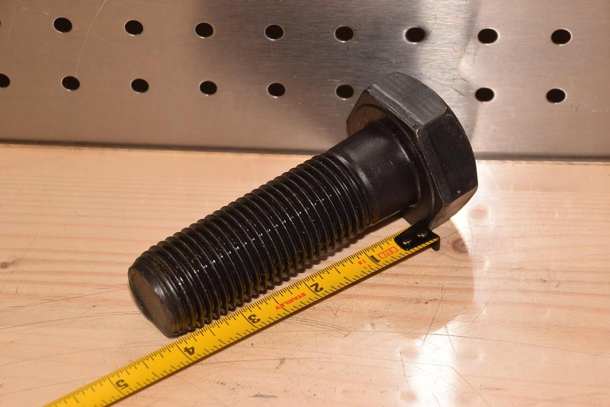 ASF 1-1/4"-8 x 4" A193 ASTM B7 Black Oxide Finish Heavy Hex Bolt 1-14" X 4" 11/4