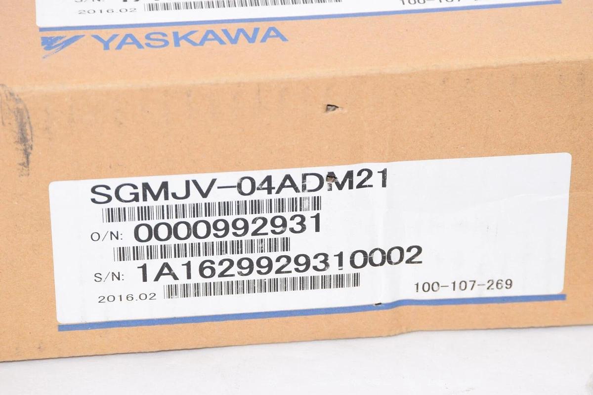 (NEW) YASKAWA SGMJV-04ADM21 2.7A 400W 3PH Servo Motor