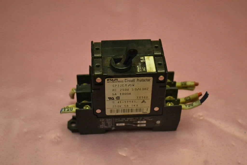 Used FUJI ELECTRIC CP32EM/5W CP32M 5W 5A 5 A 5AMPS 250V 250 V