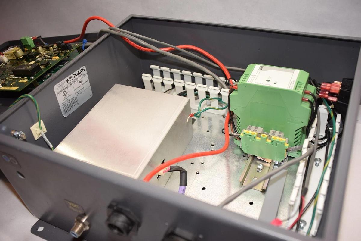 Used Graco Easykey 255767 Display Keypad Operator Interface in Wiegmann Enclosure