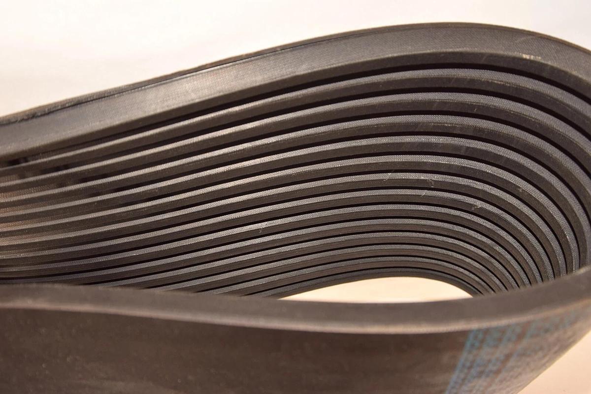 (NEW) D&D POWERDRIVE B52/14 ORB-19-13547B52/14 14 Rib 55" L 0.62" W V-Belt