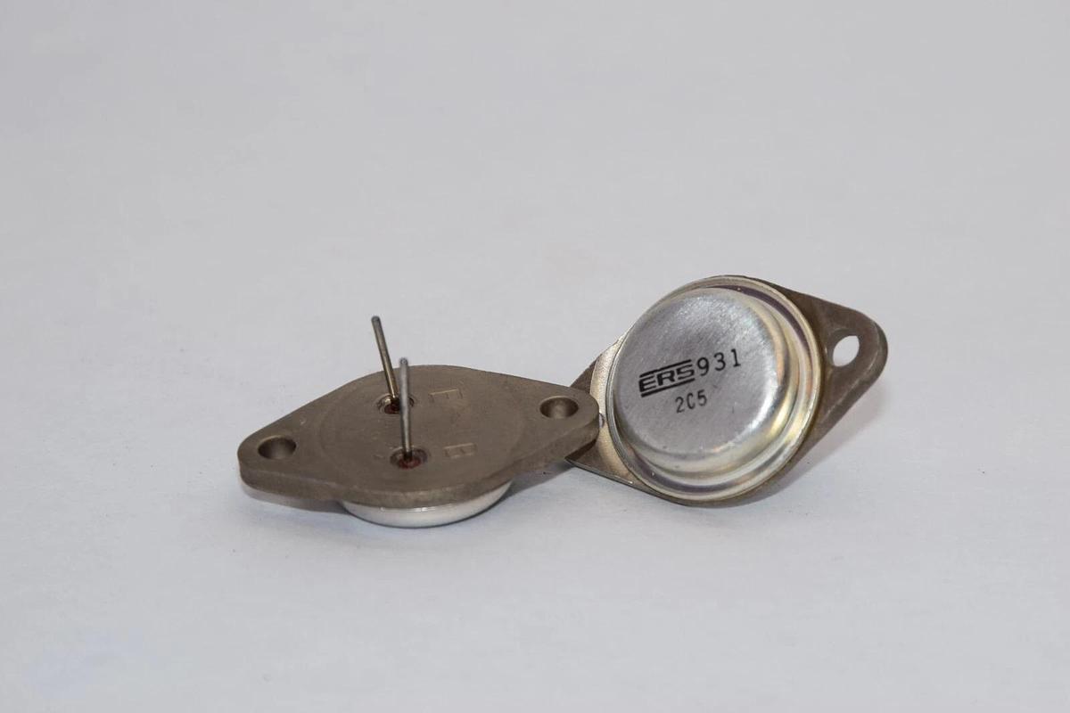 (NEW - Lot 2) ERS ERS931 931 Transistor