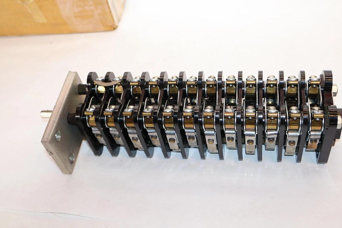 (NEW) CANADIAN GENERAL ELECTRIC 161B7757-1 , Type SB-1 Rotary Instrument Switch